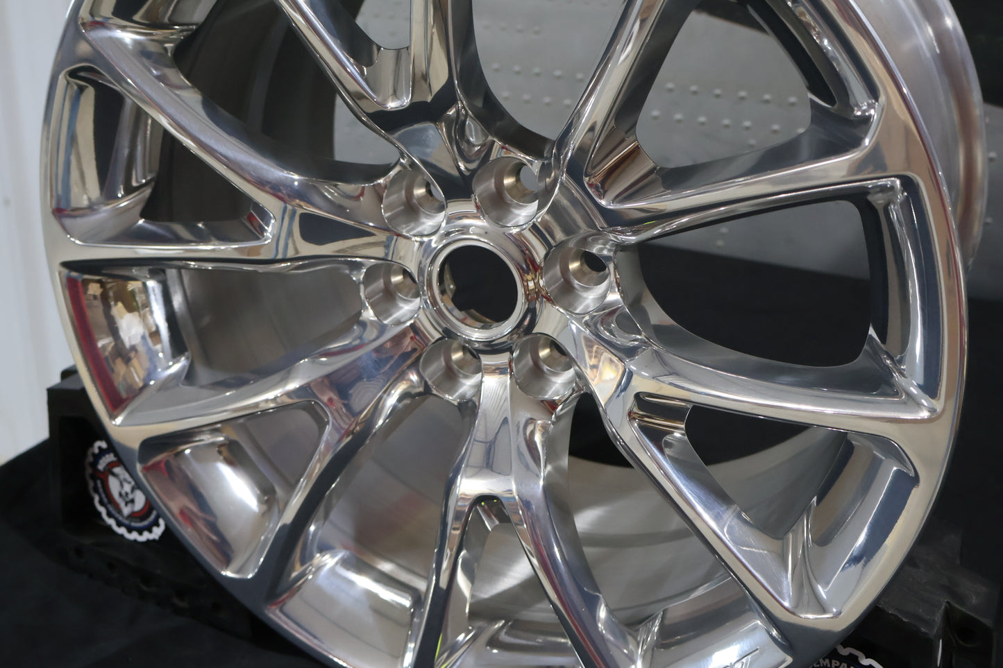 82213445 NEW OEM 2013-2017 DODGE VIPER FORGED SRT FRONT WHEEL W/CENTER CAP
