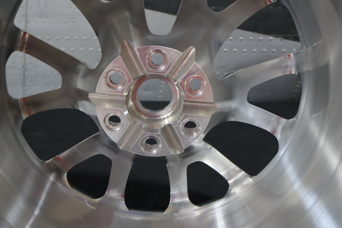 82213445 NEW OEM 2013-2017 DODGE VIPER FORGED SRT FRONT WHEEL W/CENTER CAP