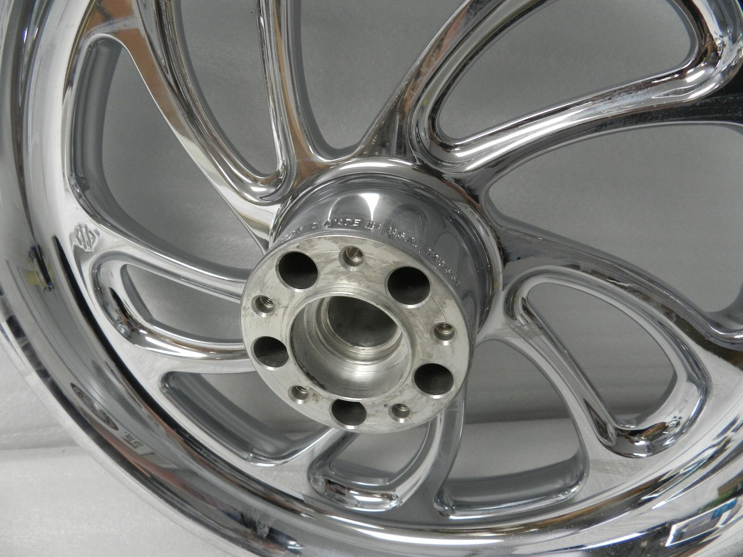 42191-07 NEW OEM 2007 AND NEWER HARLEY-DAVIDSON SOFTAIL BLADE CHROME FRONT WHEEL