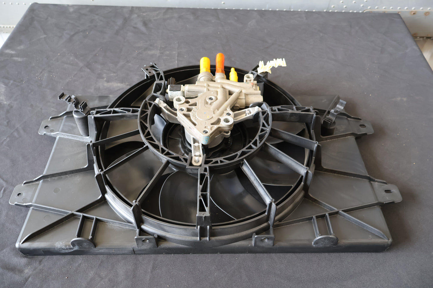 5290099AD NEW OEM 2003-2006 DODGE VIPER SRT-10 RADIATOR COOLING FAN MODULE