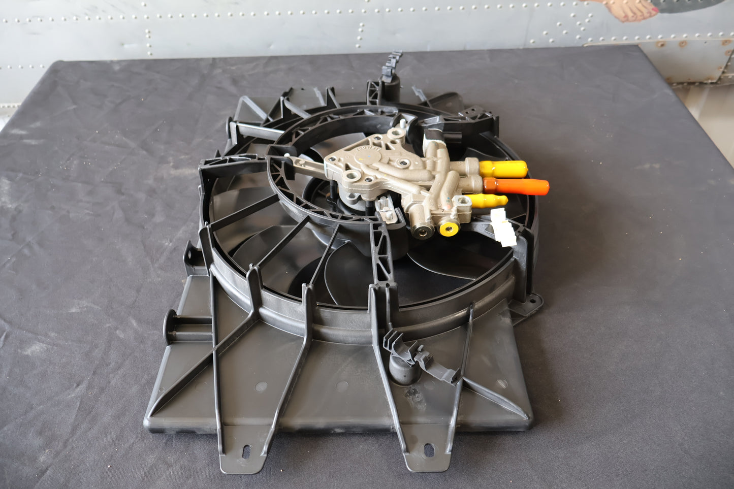 5290099AD NEW OEM 2003-2006 DODGE VIPER SRT-10 RADIATOR COOLING FAN MODULE