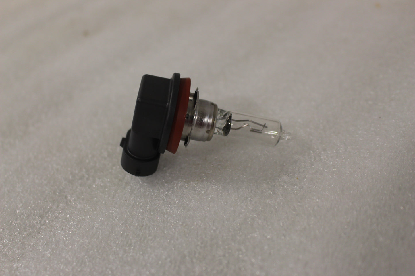 T2707506 NEW OEM 2006-2020 TRIUMPH DAYTONA 675 TIGER HEADLIGHT BULB H9