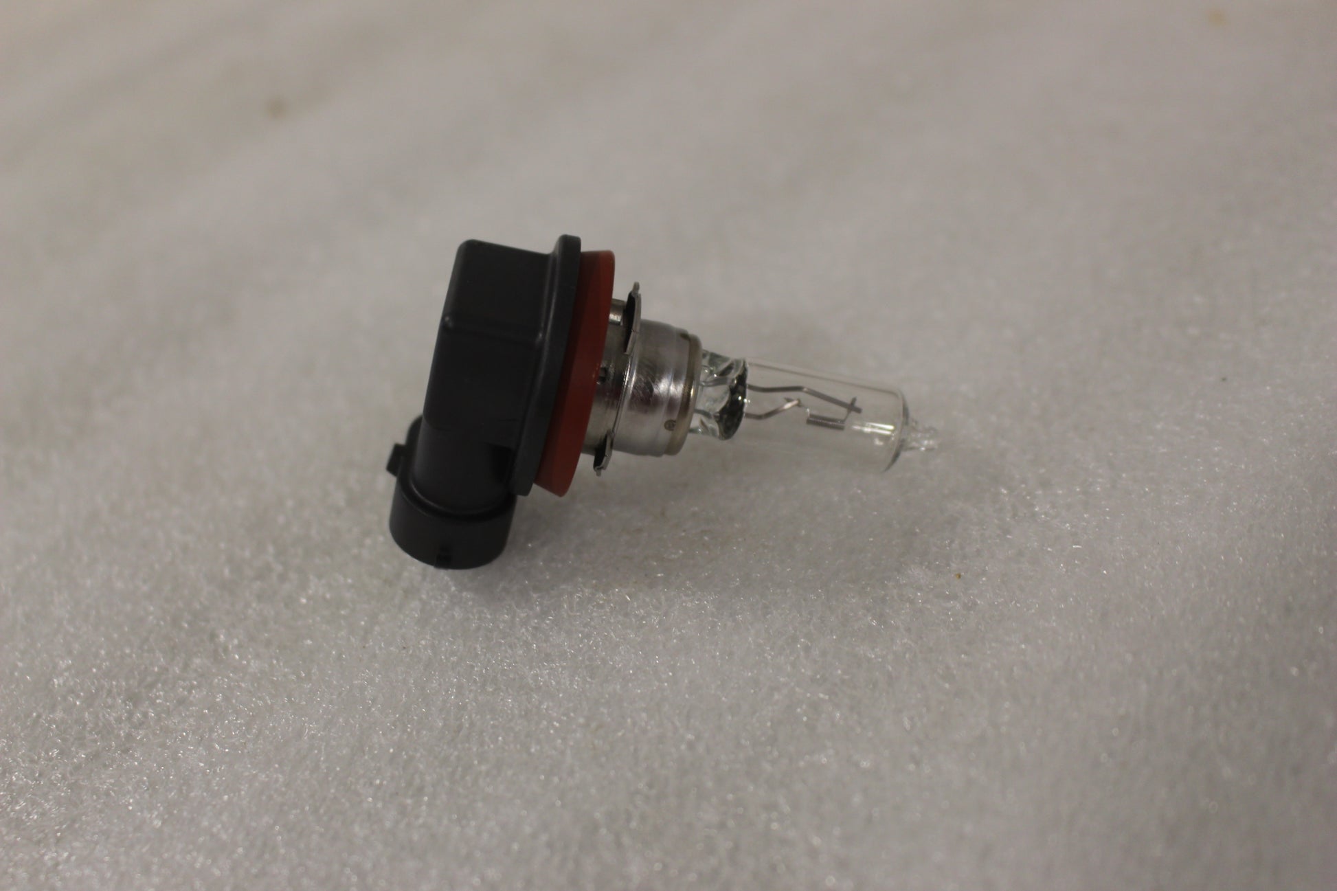 T2707506 NEW OEM 2006-2020 TRIUMPH DAYTONA 675 TIGER HEADLIGHT BULB H9