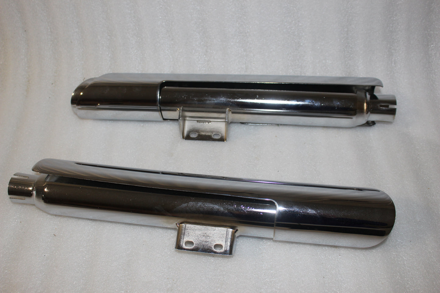1801-1248 NEW VANCE & HINES TWIN SLASH ROUND MUFFLERS FITS 2018-2020 HARLEY