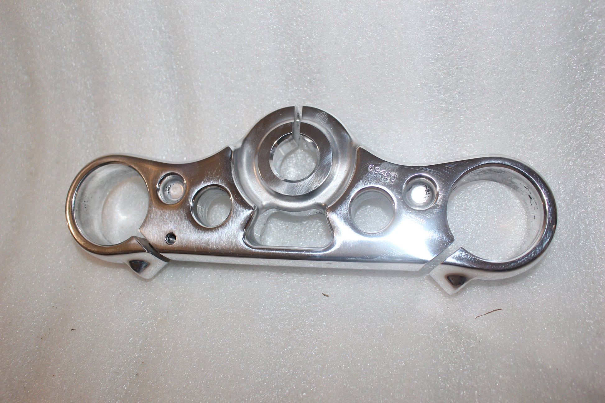 NEW OEM 2020-2024 HARLEY-DAVIDSON SOFTAIL UPPER TRIPLE CLAMP, POLISHED 45900298