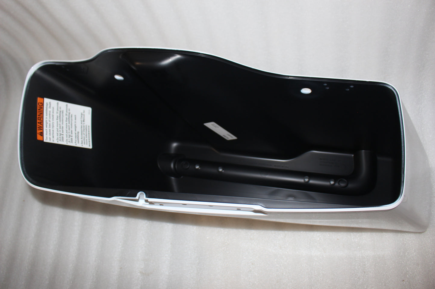 90201059DZS NEW OEM 2014-2023 HARLEY-DAVIDSON TOURING LEFT SADDLEBAG CRUSHED ICE