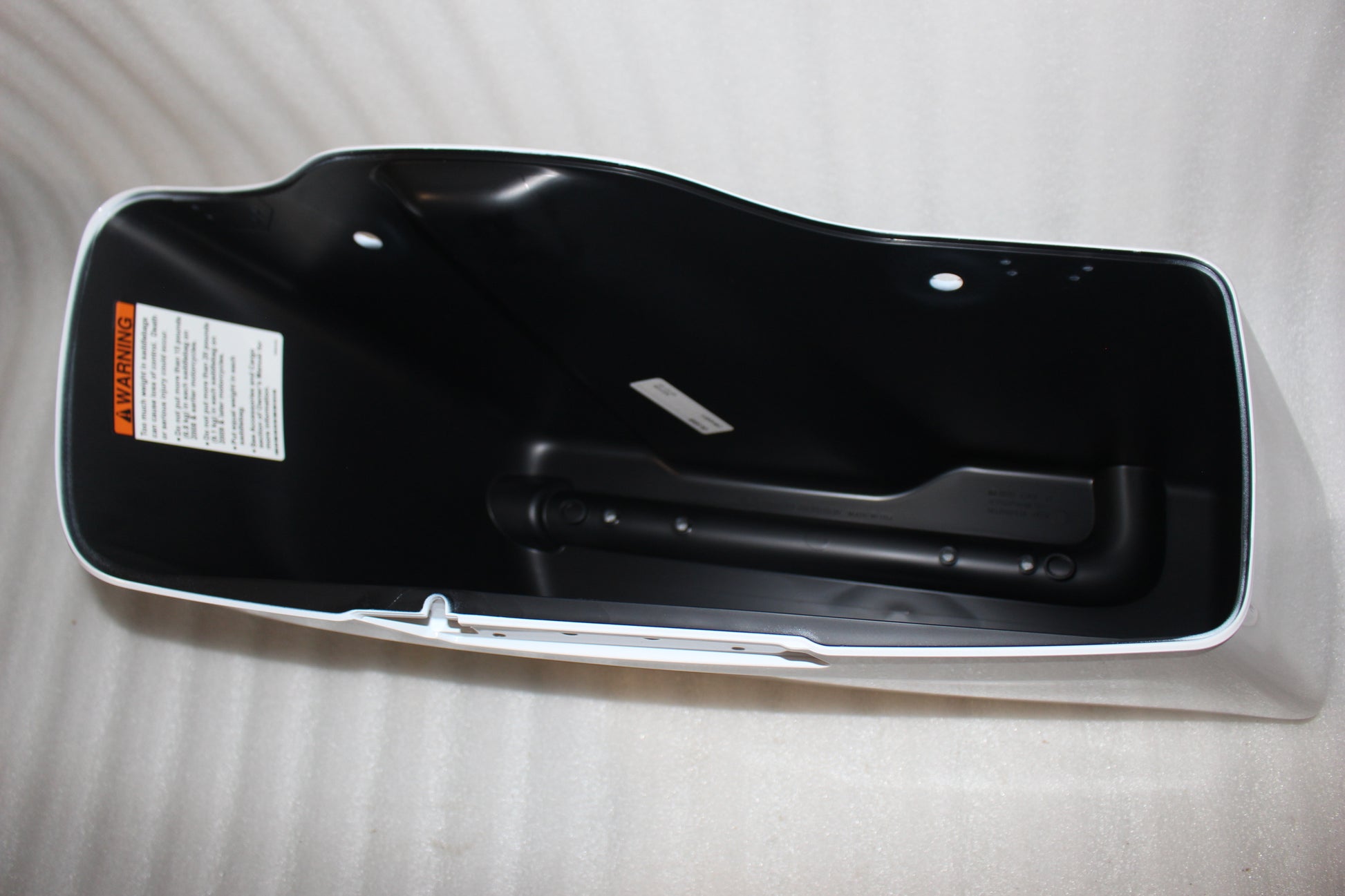 90201059DZS NEW OEM 2014-2023 HARLEY-DAVIDSON TOURING LEFT SADDLEBAG CRUSHED ICE