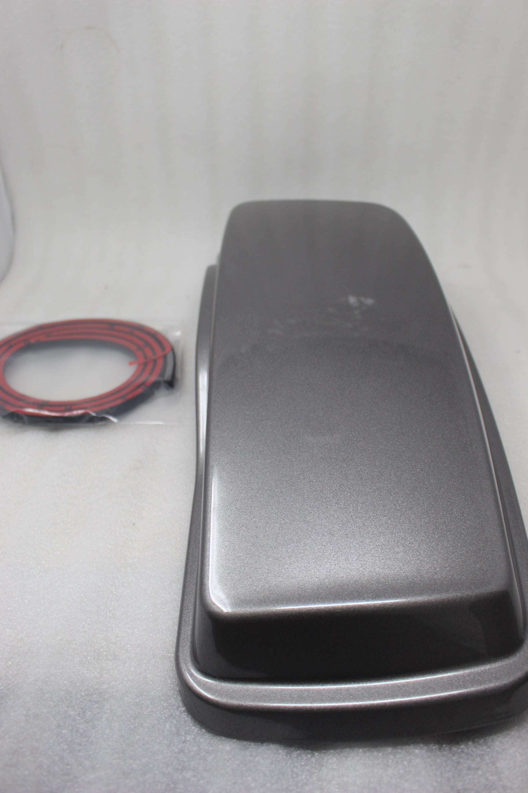 90201056DZP NEW OEM 2014-2023 HARLEY-DAVIDSON TOURING RT SADDLEBAG LID BILLET SILVER