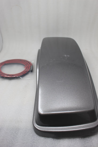 90201056DZP NEW OEM 2014-2023 HARLEY-DAVIDSON TOURING RT SADDLEBAG LID BILLET SILVER