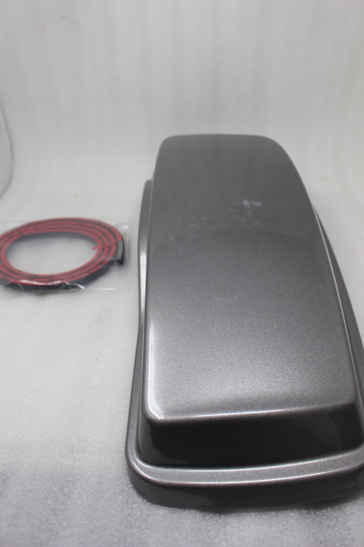90201056DZP NEW OEM 2014-2023 HARLEY-DAVIDSON TOURING RT SADDLEBAG LID BILLET SILVER