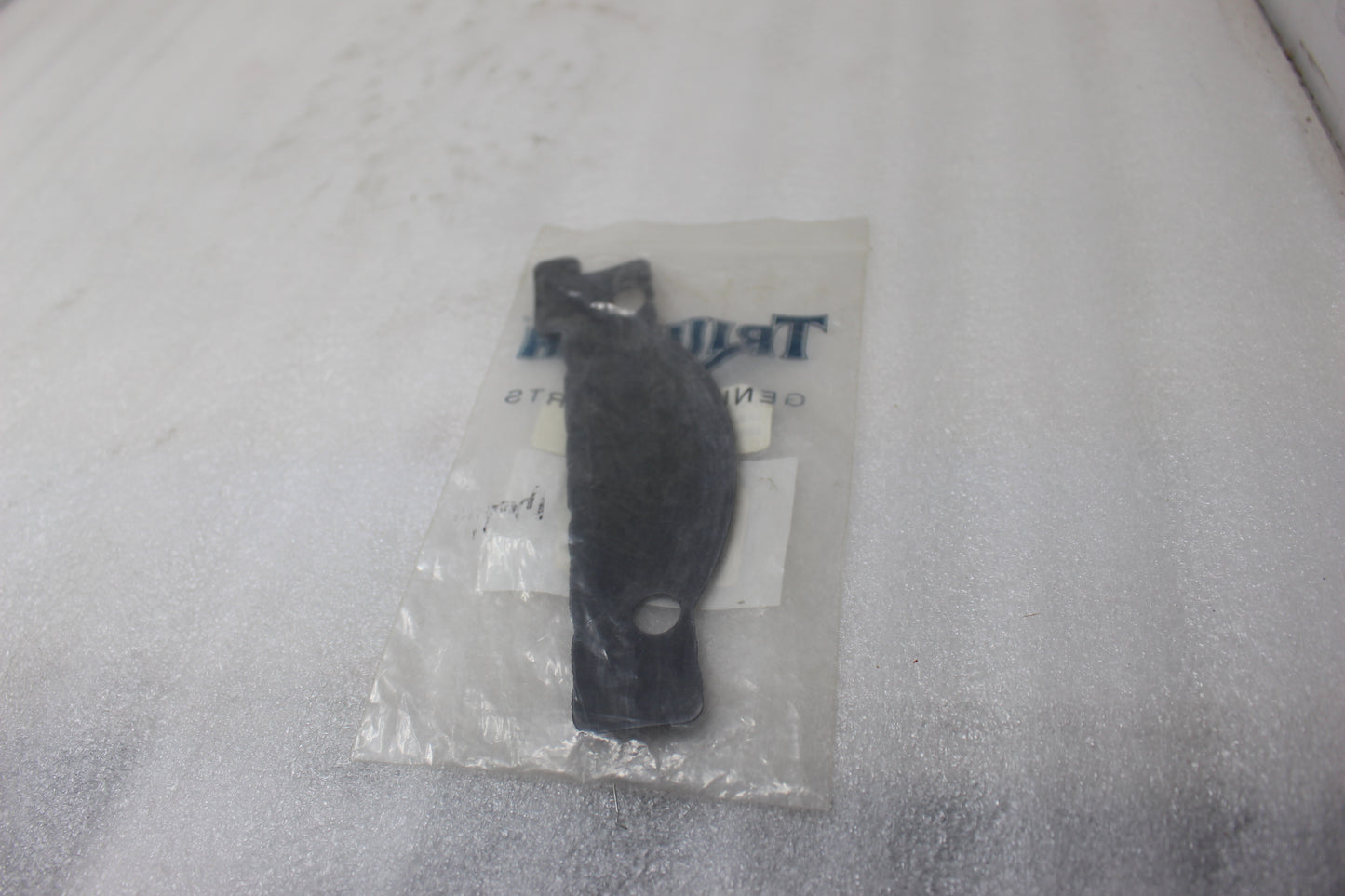 T3660136 NEW OEM 1998-2020 TRIUMPH RIGHT TANK BADGE GASKET BONNEVILLE THRUXTON SCRAMBLER