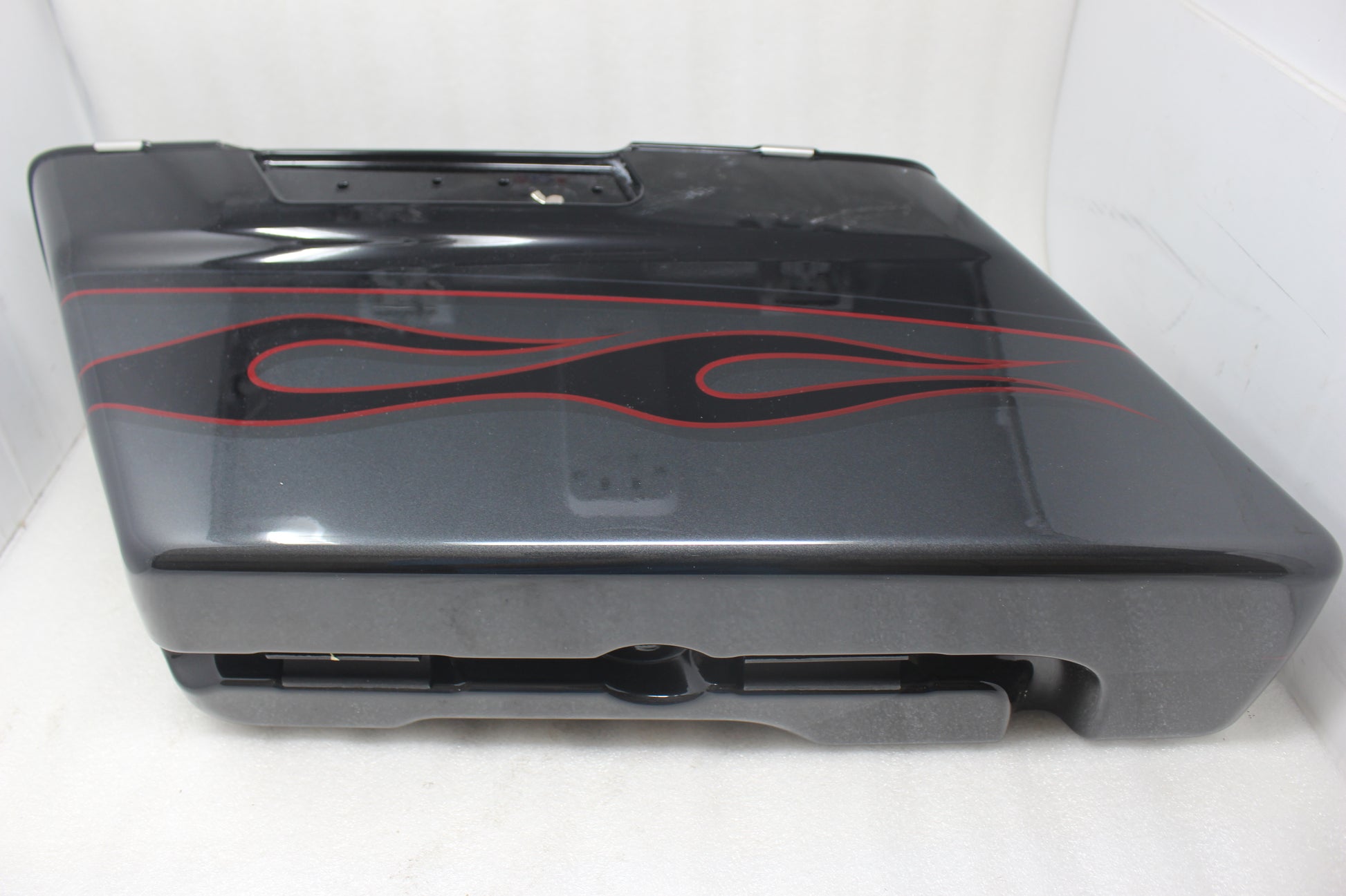88275-10DEE NEW OEM HARLEY-DAVIDSON CVO SADDLEBAG CRIMSON MIST BLACK FLHTCUSE5