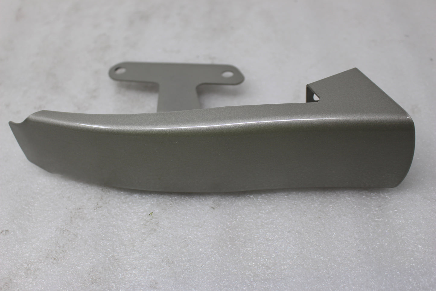 91638-09BYW NEW OEM HARLEY-DAVIDSON CVO FILLER STRIP AUTUMN HAZE, FLHTCUSE4