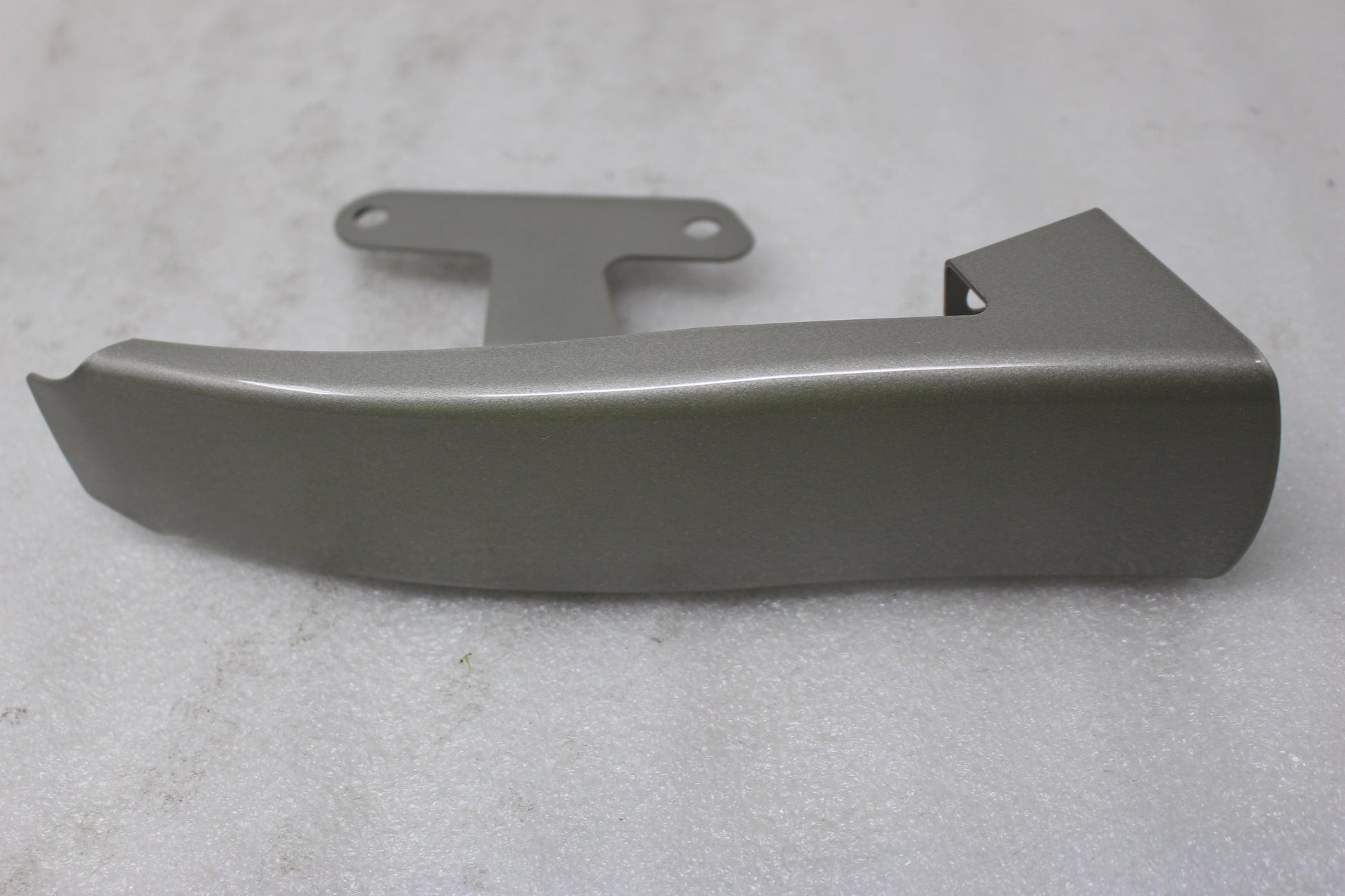 91638-09BYW NEW OEM HARLEY-DAVIDSON CVO FILLER STRIP AUTUMN HAZE, FLHTCUSE4