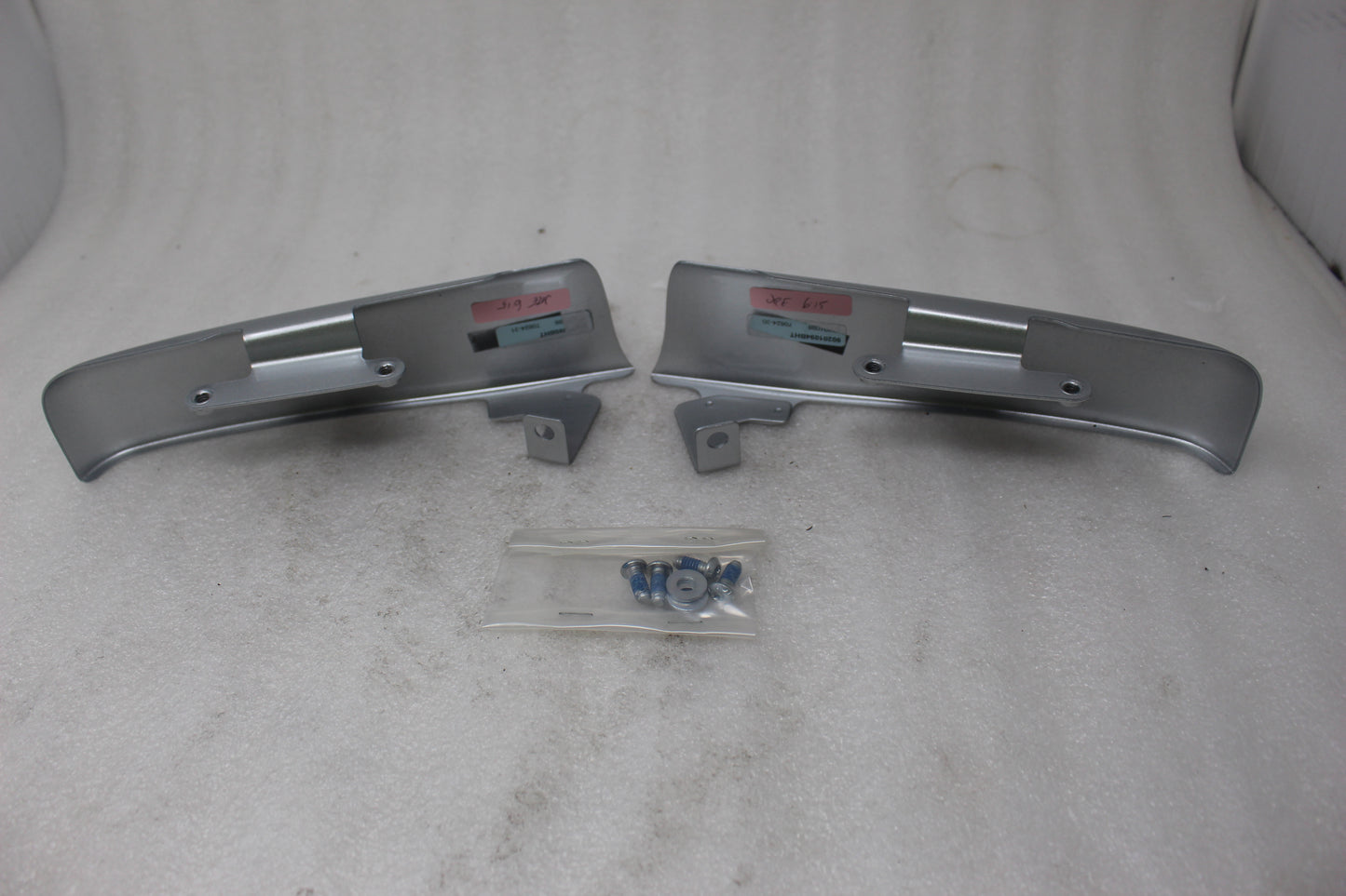 90200872BHT NEW OEM HARLEY-DAVIDSON TOURING SADDLEBAG FILLER STRIPS BRILLIANT SI