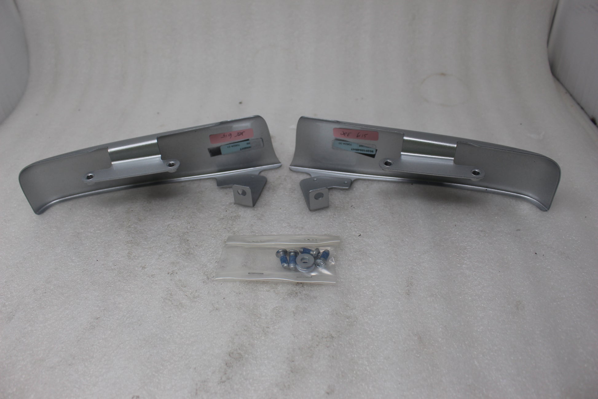 90200872BHT NEW OEM HARLEY-DAVIDSON TOURING SADDLEBAG FILLER STRIPS BRILLIANT SI