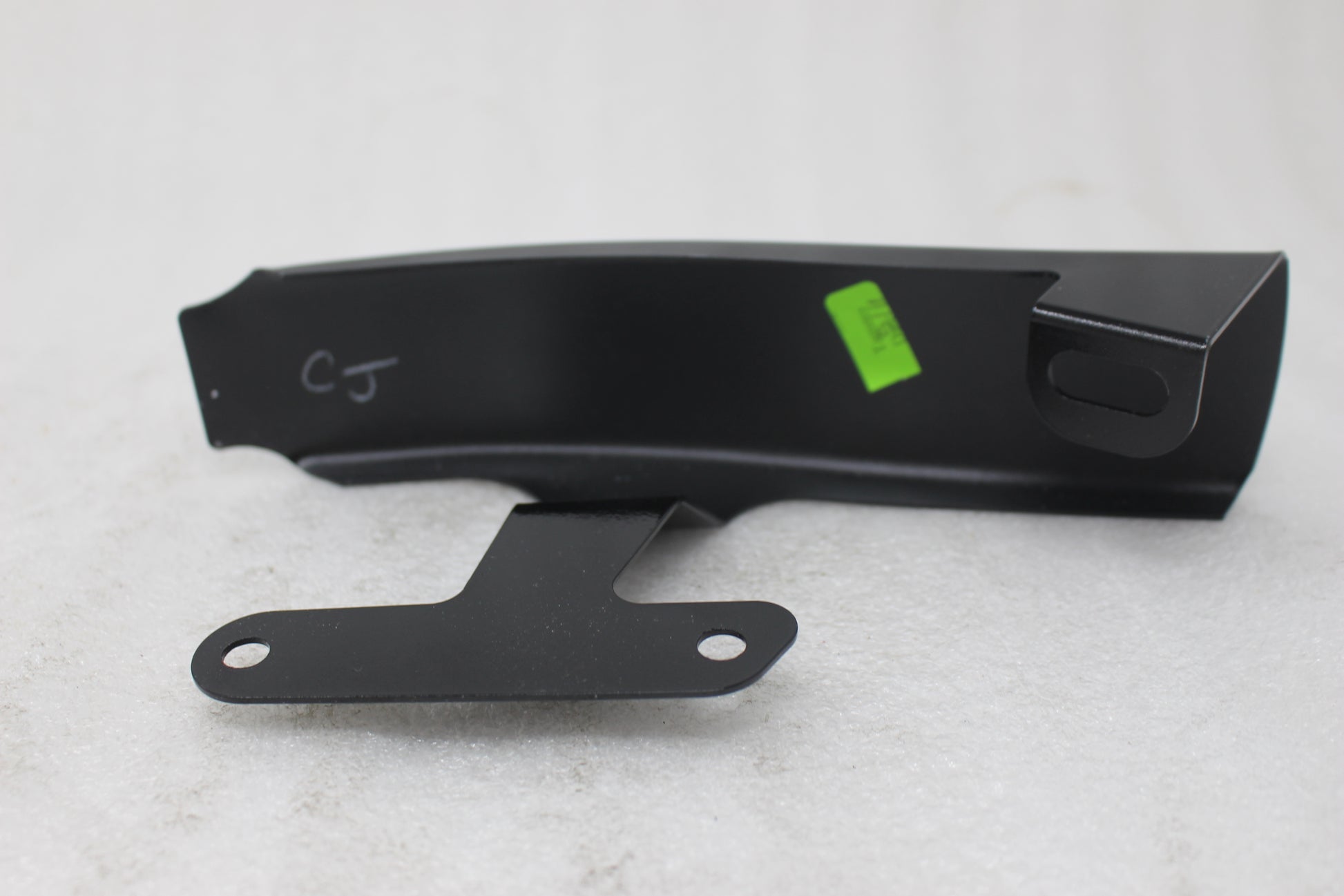 90200380DFP NEW OEM HARLEY-DAVIDSON CVO RIGHT FILLER STRIP BLACK EMBER FLHTCUSE6