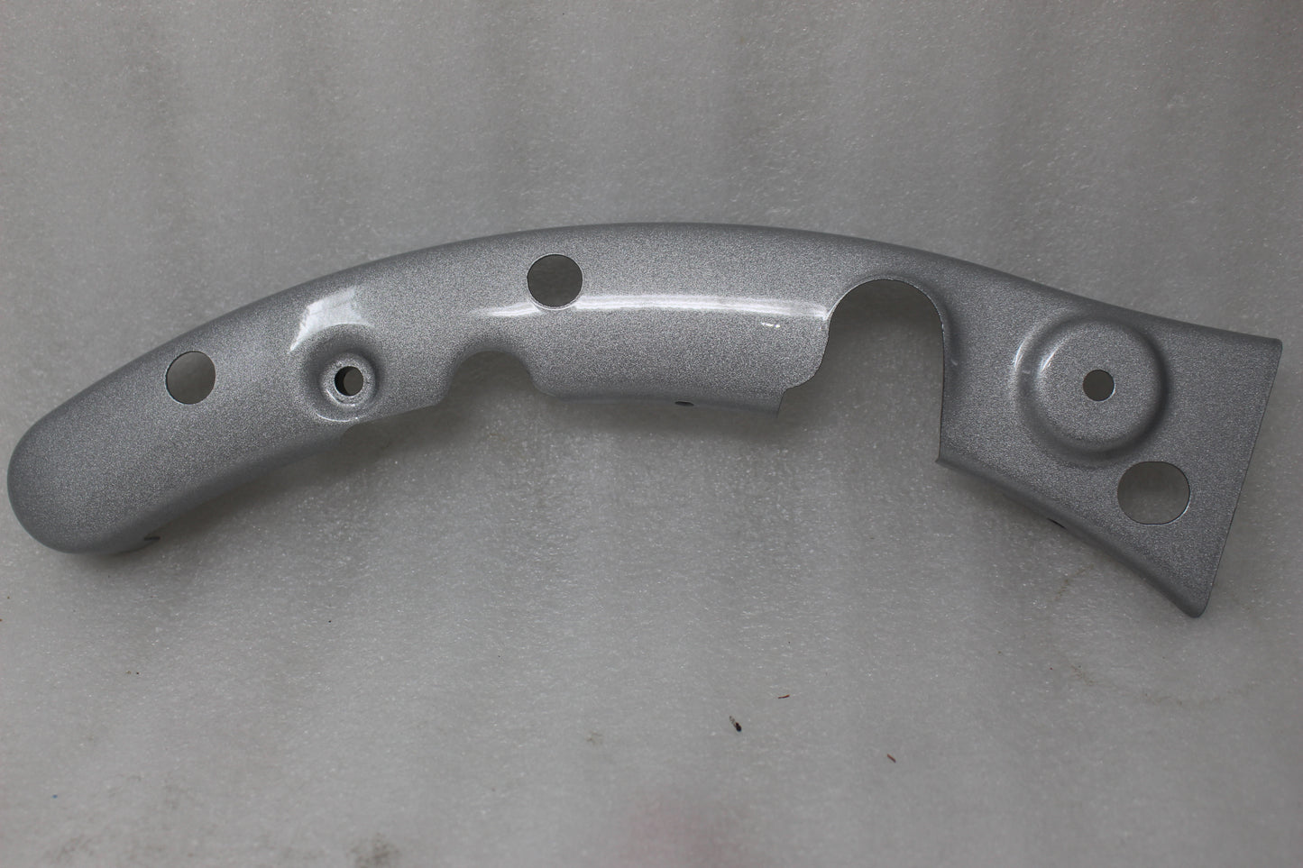 47529-09CZB NEW OEM HARLEY-DAVIDSON CVO RIGHT FRAME COVER STARDUST SILVER, FLTRSE3