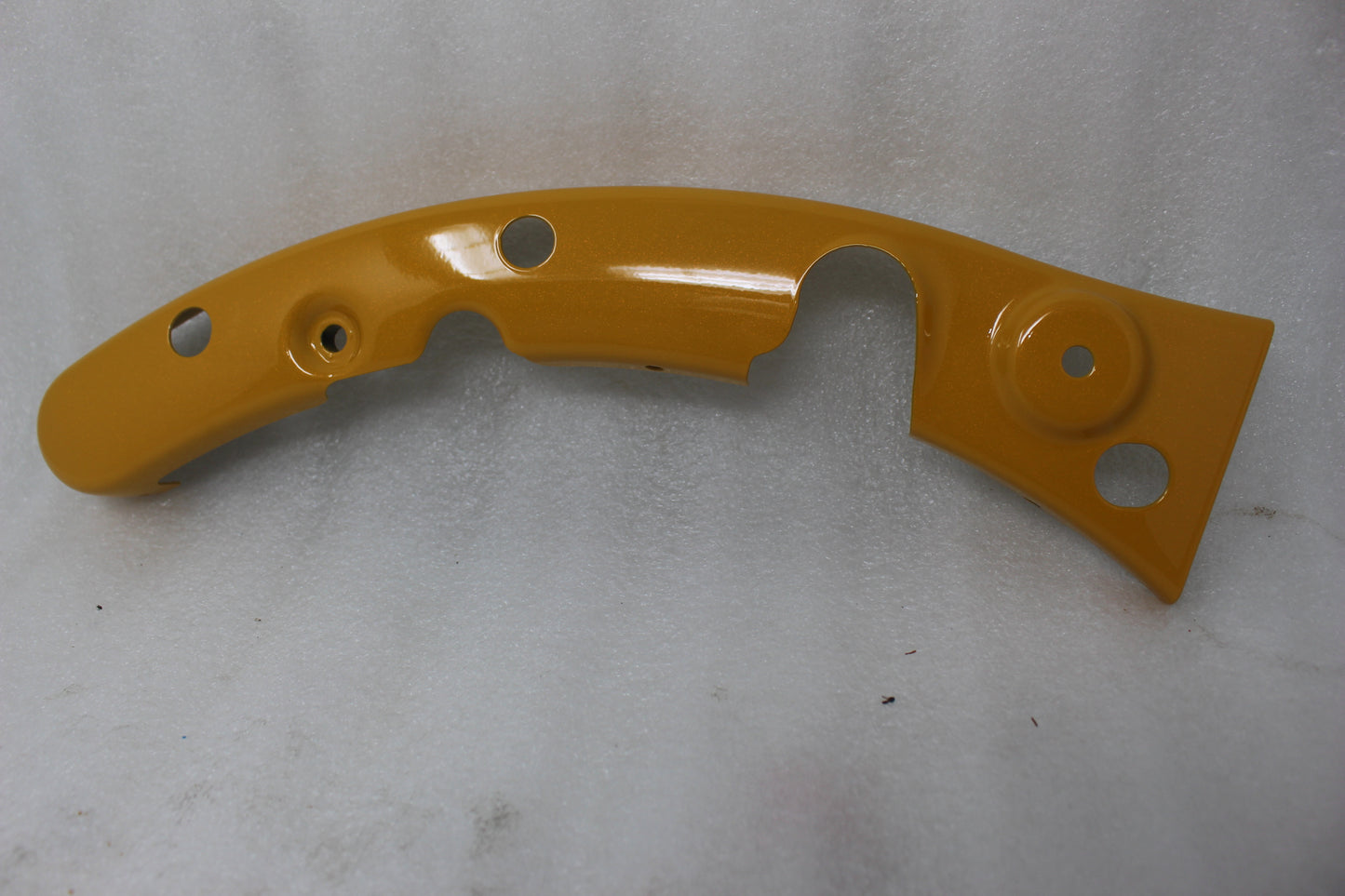 47529-09BKR NEW OEM HARLEY-DAVIDSON CVO RIGHT FRAME COVER YELLOW PEARL, FLTRSE3
