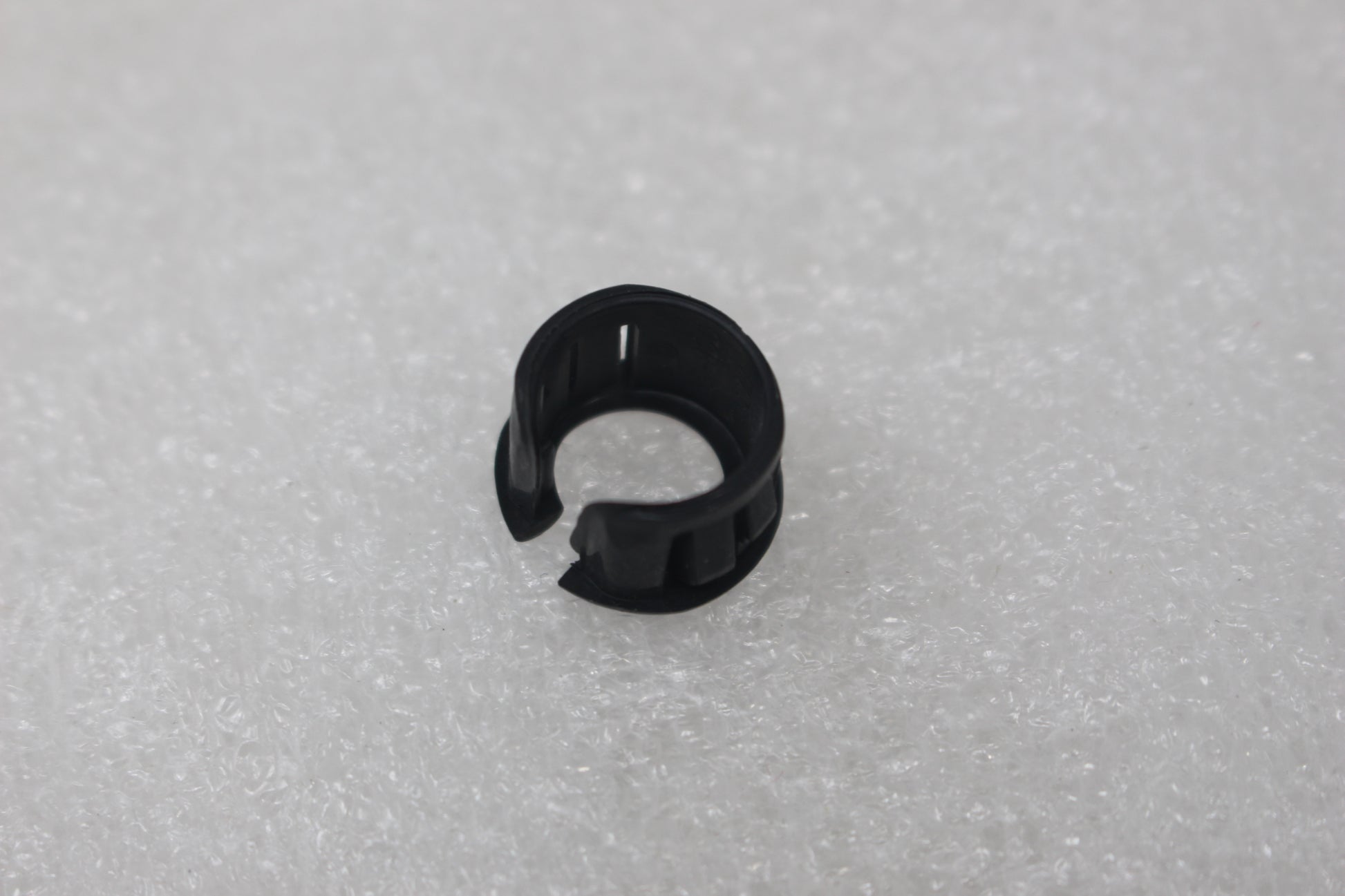 57978-00 NEW OEM HARLEY-DAVIDSON TOURING TOUR PACK GROMMET