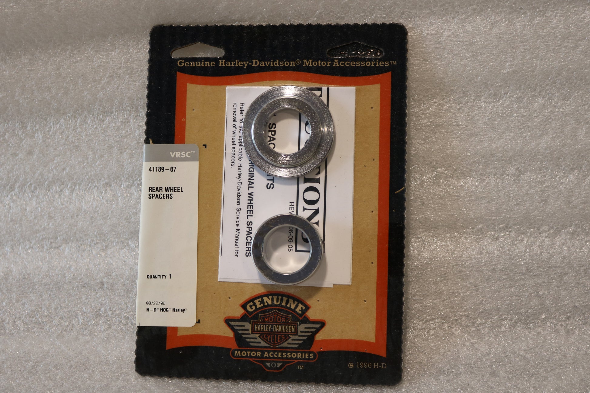 41189-07 NEW OEM 2007 HARLEY-DAVIDSON VRSC VROD REAR WHEEL SPACERS 41189-07
