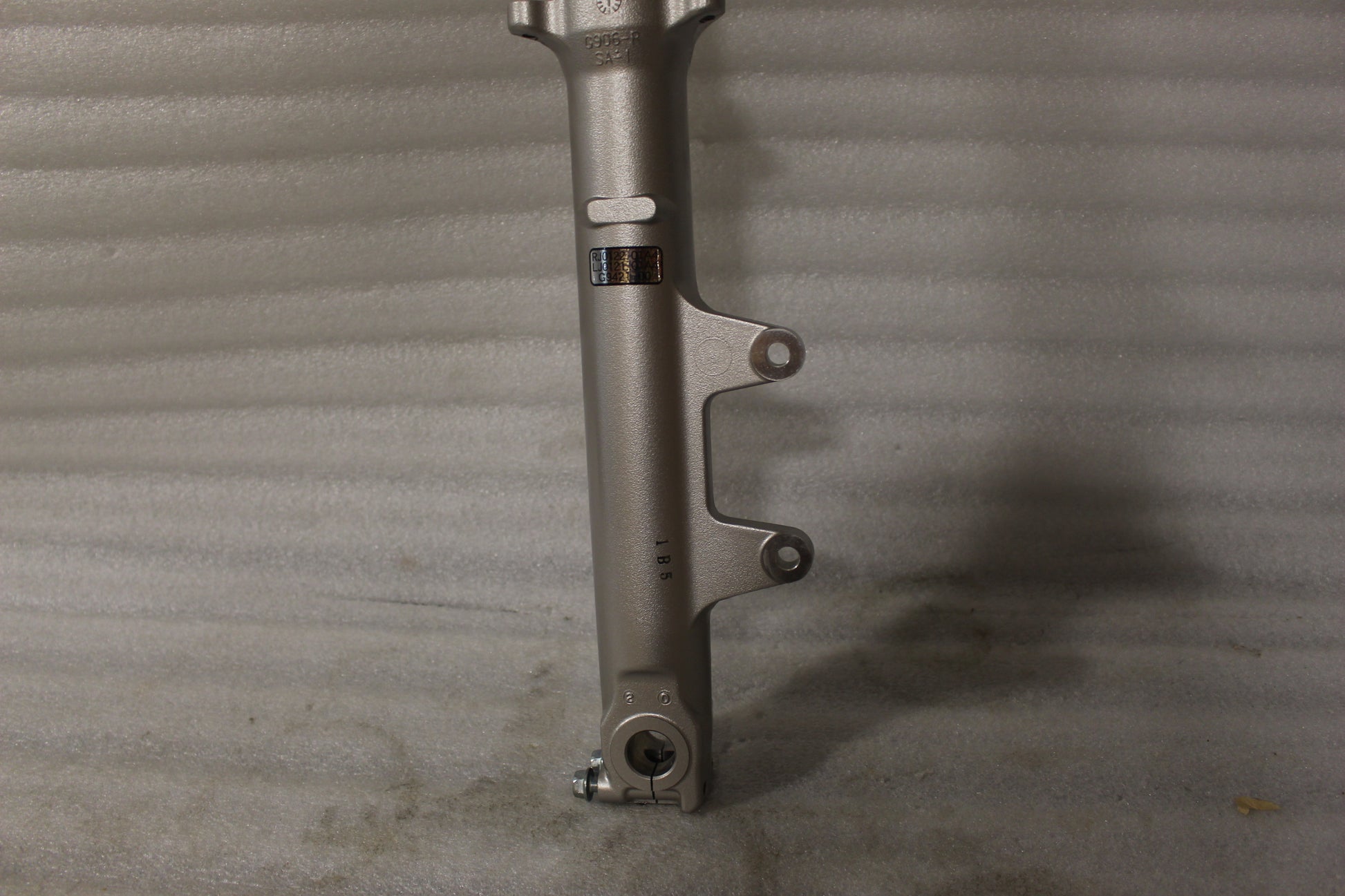 J0121.01A4 NEW OEM 2000-2002 BUELL M2L LEFT FORK ASSEMBLY SLIDER