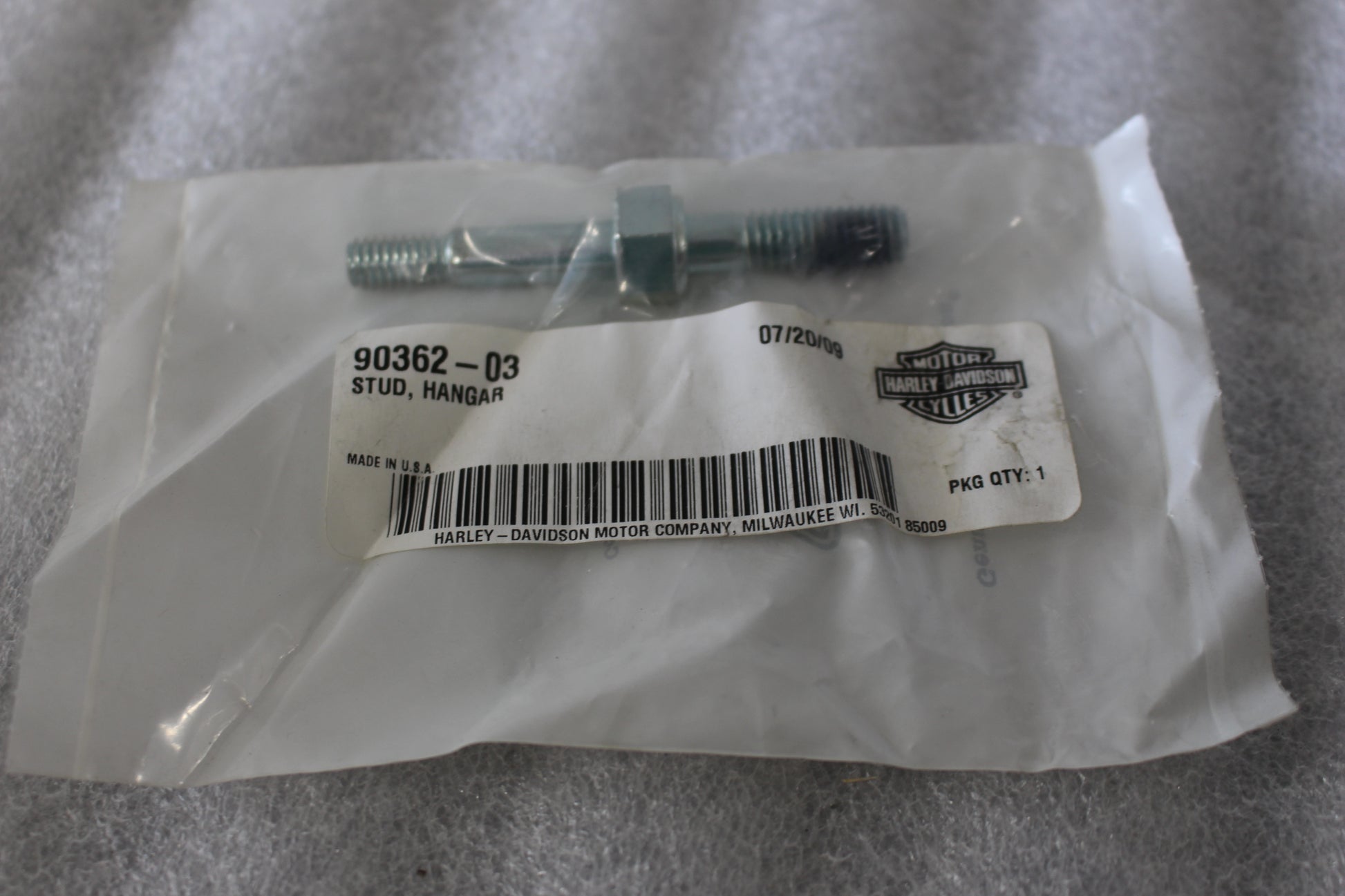 90362-03 NEW OEM HARLEY-DAVIDSON SOFTAIL SADDLEBAG STUD HANGER