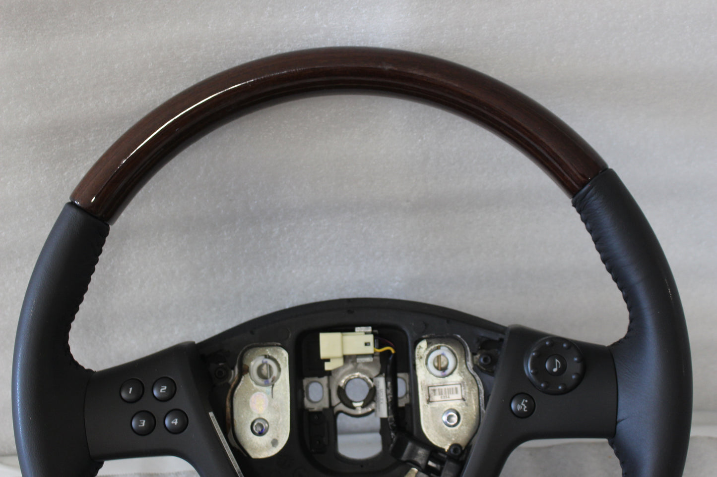 21994384 NEW OEM 2005-2007 CADILLAC CTS EBONY STEERING WHEEL 21994384