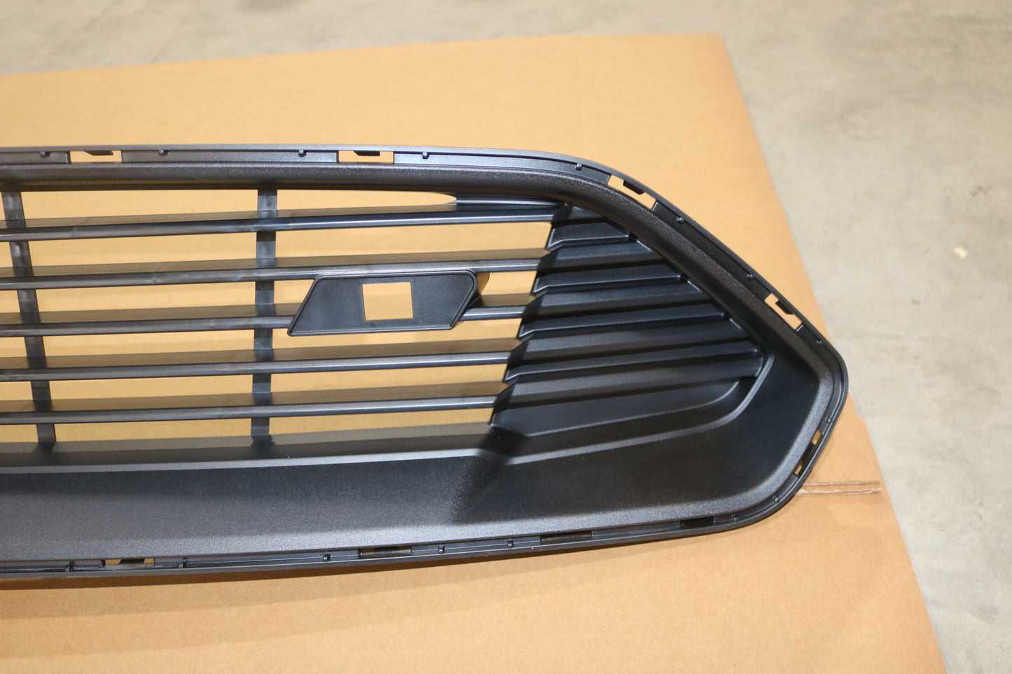 422275 NEW ROUSH FRONT UPPER FASCIA GRILLE FITS 2018-2023 FORD MUSTANG
