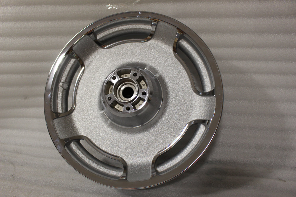 OEM NOS NEW HARLEY TOURING FRONT CHROME CAST WHEEL 16
