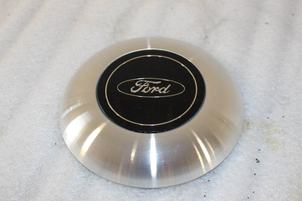 NEW NOS OEM Ford WHEEL COVER XL2Z-1130-AA